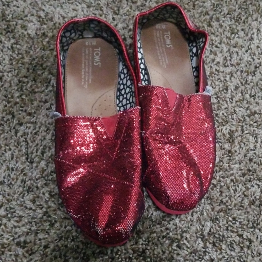 Glitter red toms